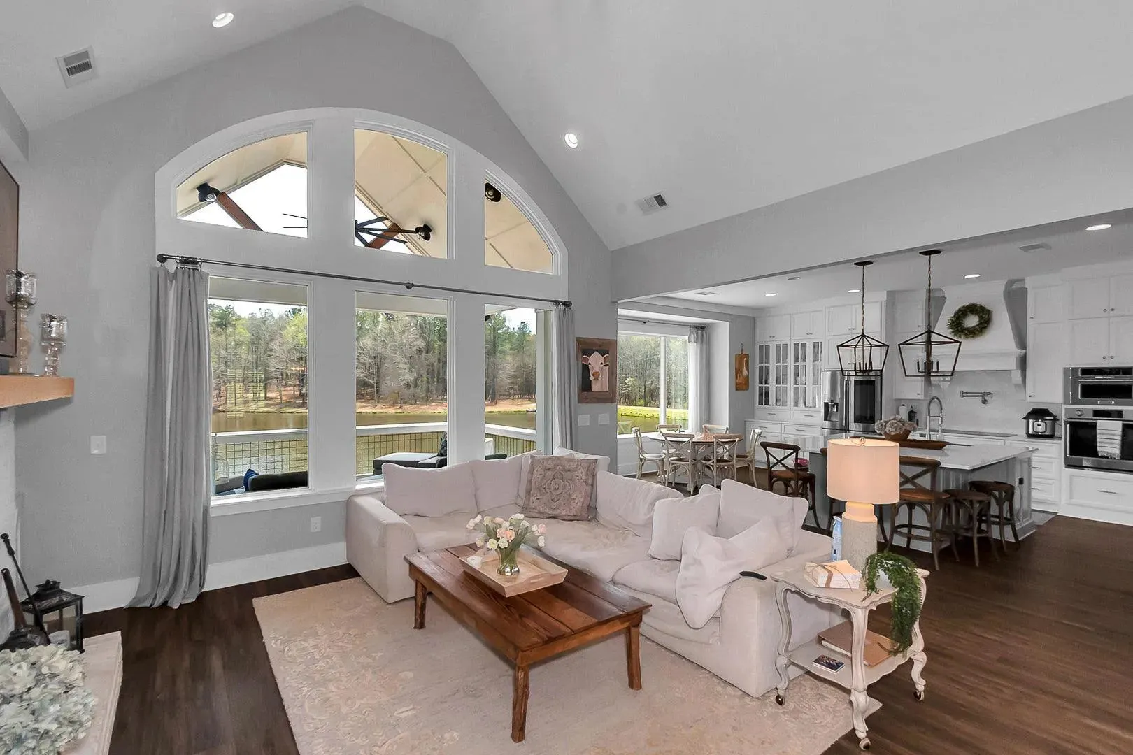 Lovely Family Residence (2,230 sq ft Total Living Area)