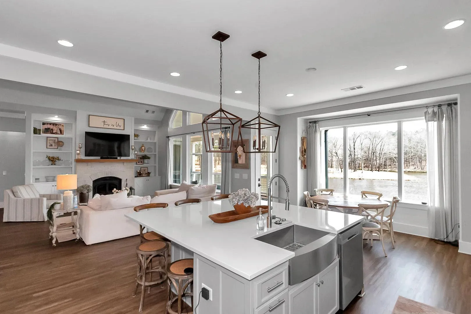 Lovely Family Residence (2,230 sq ft Total Living Area)