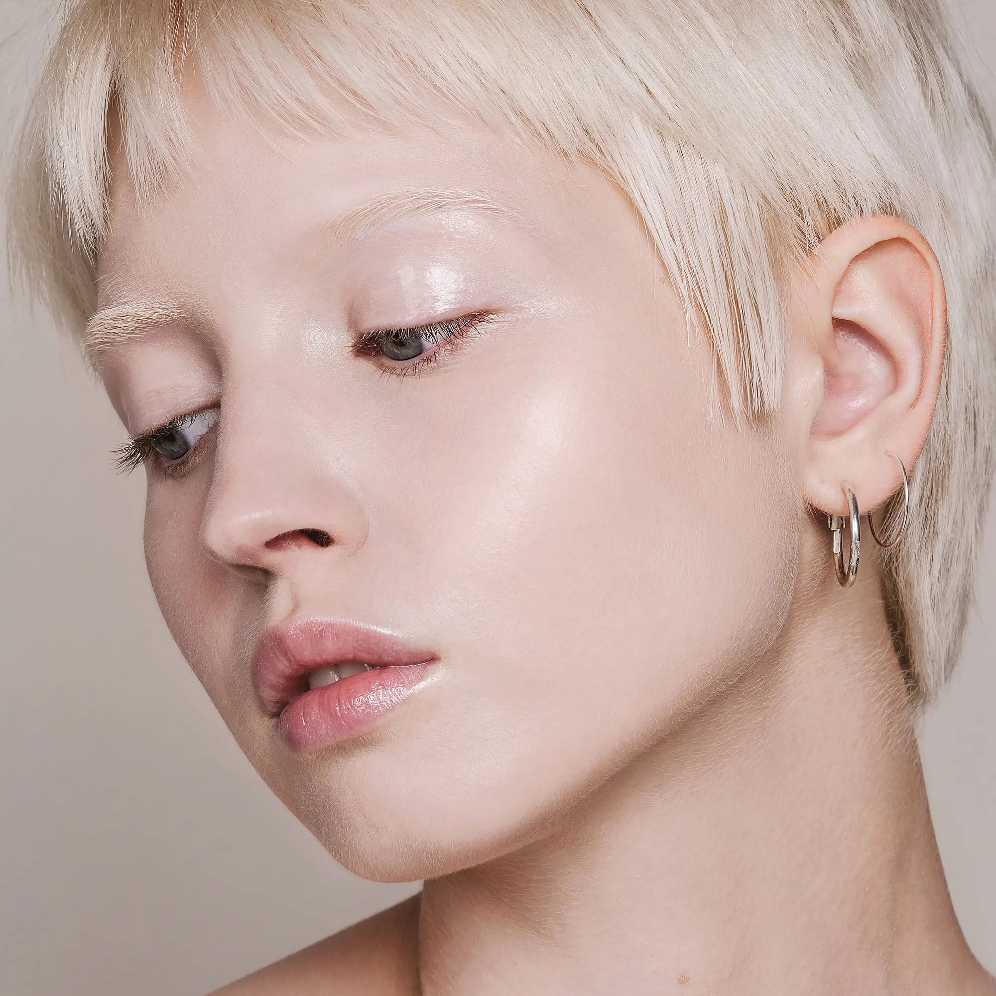 Madara SKIN EQUAL Foundation, #10 PORCELAIN 30ml