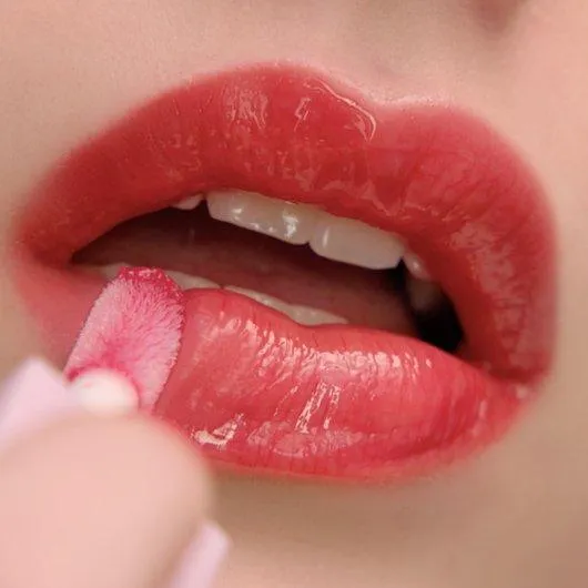 Maybelline - LIFTER PLUMP® LIP PLUMPING GLOSS MAKEUP