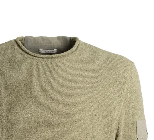 Round neck