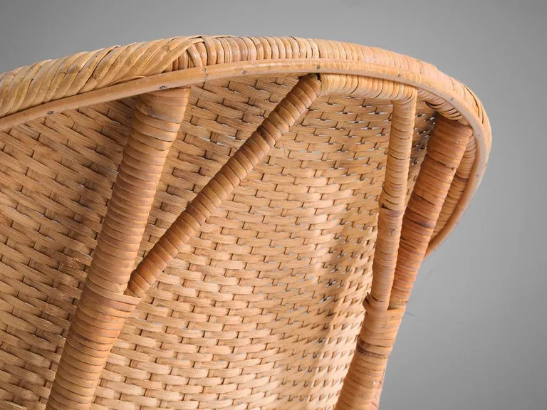 Scandinavian Round Wicker Chair with Metal Base in Rotan