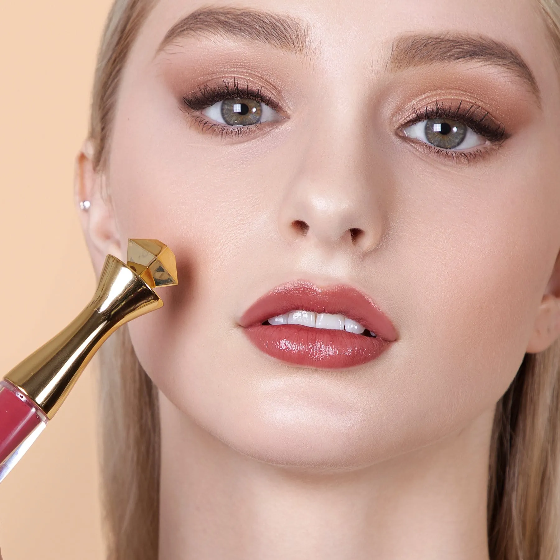 Velvet Gloss Plumper 75. Cheater   Free Mini